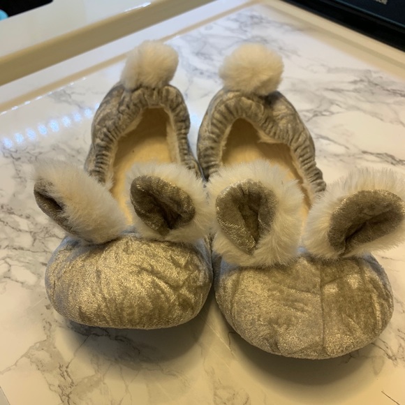 BUNNY Slippers with Ears and Tail - Picture 2 of 3
